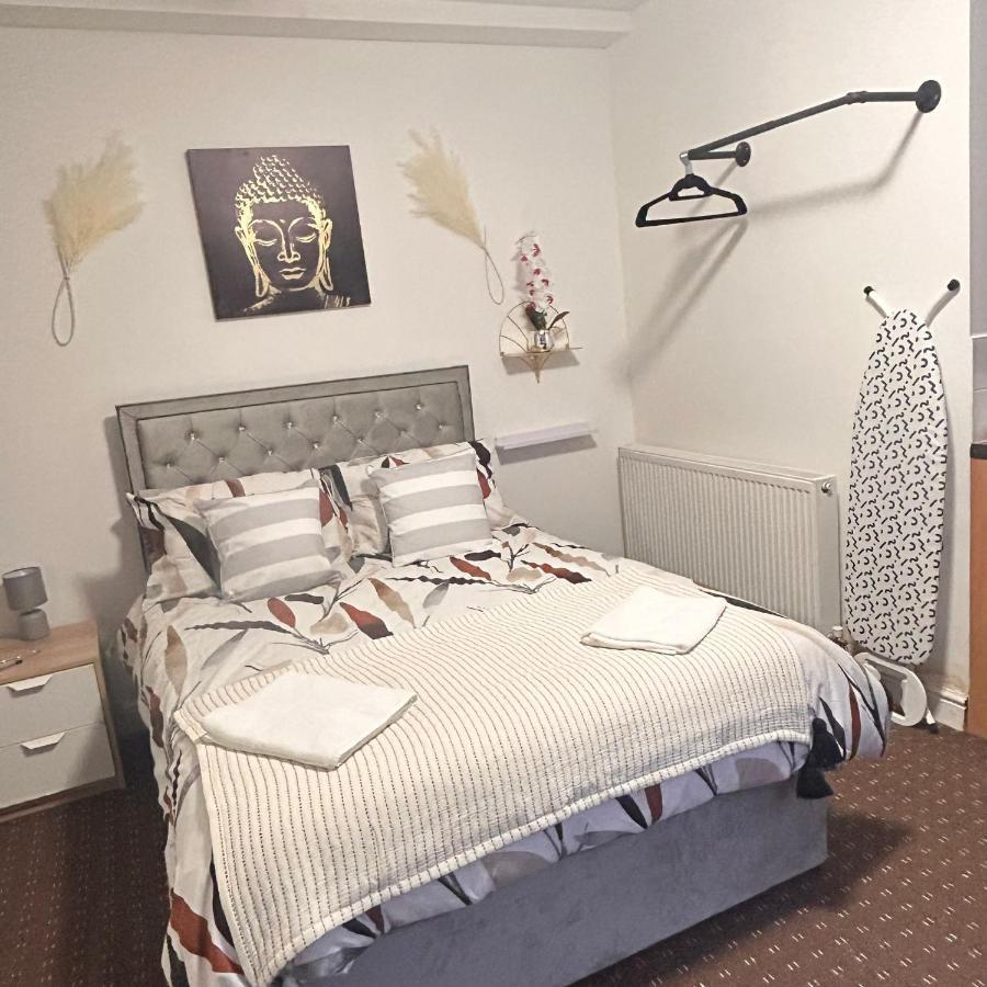 Apartmán Bv Charming Studio With Free Private Parking, 10 Minutes From Town Centre Huddersfield Exteriér fotografie